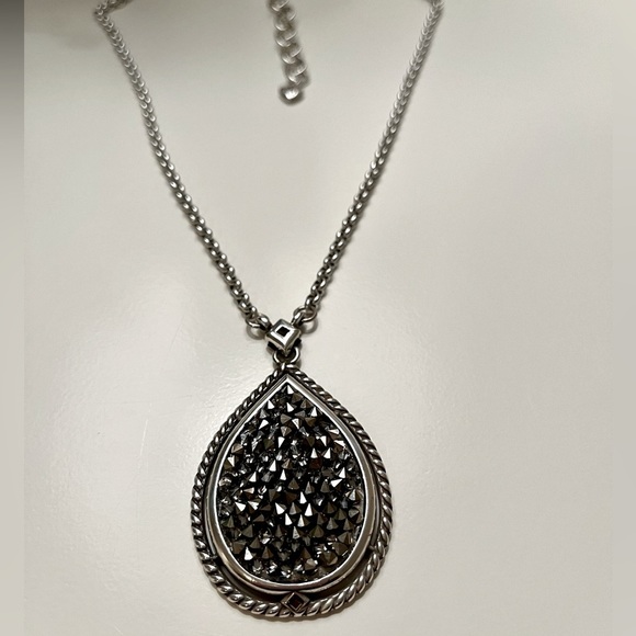 Brighton Jewelry - 𝅺Brighton Crystal Rocks Teardrop Necklace